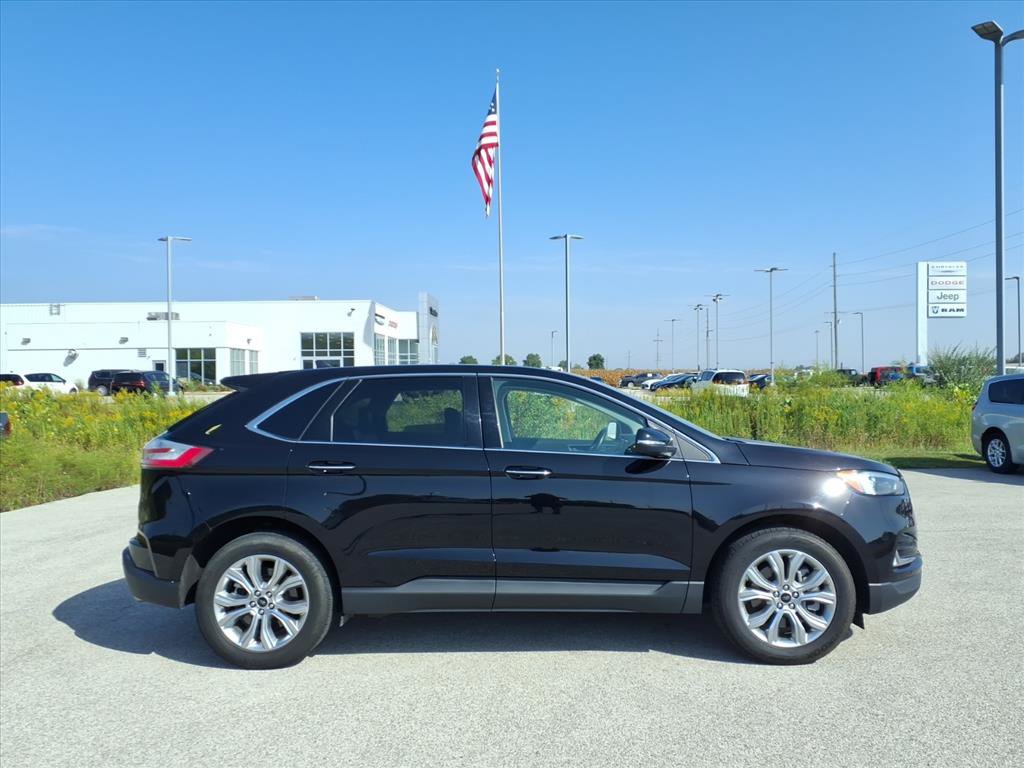 Used 2024 Ford Edge Titanium AWD/4WD image 2