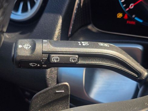 Used 2023 Mercedes-Benz GLB 250 image 36