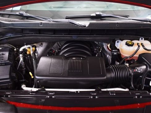 Used 2022 Chevrolet Tahoe Z71 w/ Luxury Package image 29