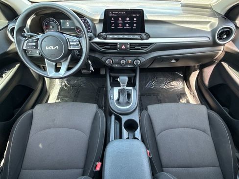 Used 2023 Kia Forte LXS w/ LXS Technology Package FWD image 17