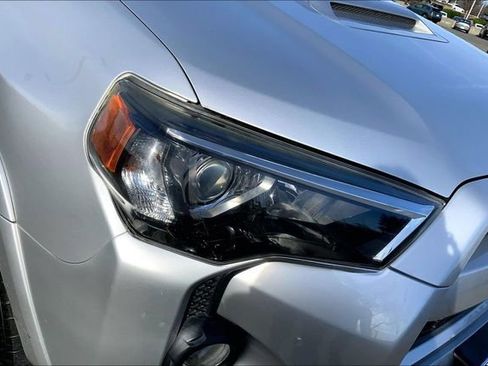 Used 2018 Toyota 4Runner TRD Off-Road Premium w/ TRD Performance Package image 27