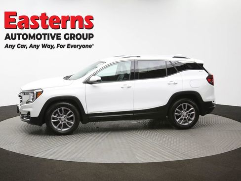 Used 2024 GMC Terrain SLT image 61