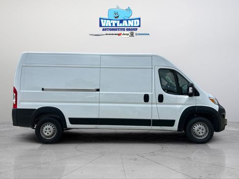 Used 2024 RAM ProMaster 2500 w/ Convenience Group FWD image 6