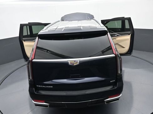 Used 2024 Cadillac Escalade ESV Premium Luxury image 43