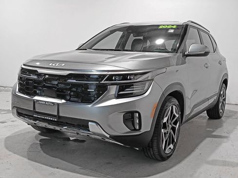 Used 2024 Kia Seltos SX w/ SX Sunroof Package image 3