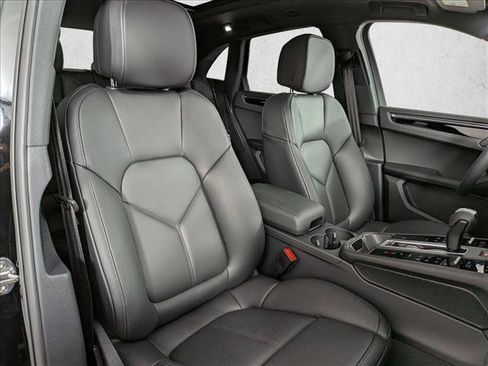 New 2026 Porsche Macan image 24