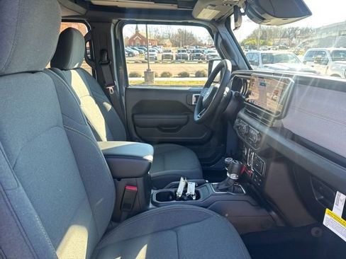 Used 2026 Jeep Wrangler Willys image 10