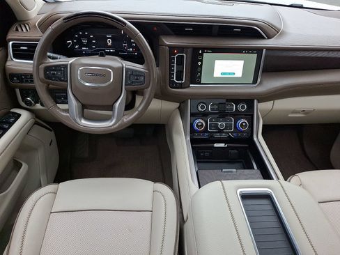 Certified 2024 GMC Yukon Denali w/ Denali Reserve Package AWD/4WD image 12