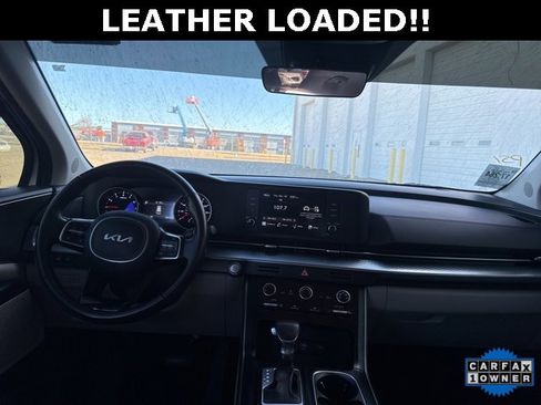 Used 2024 Kia Carnival LX image 31
