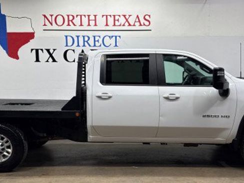 Used 2022 Chevrolet Silverado 2500 LT w/ Convenience Package image 4