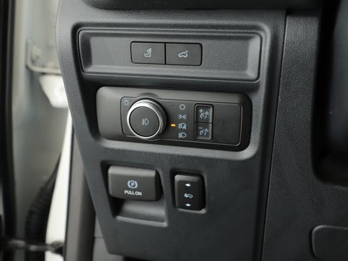 Used 2022 Ford Expedition Limited image 29