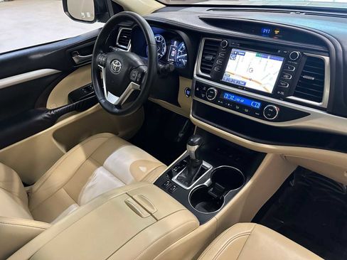 Used 2015 Toyota Highlander XLE image 33