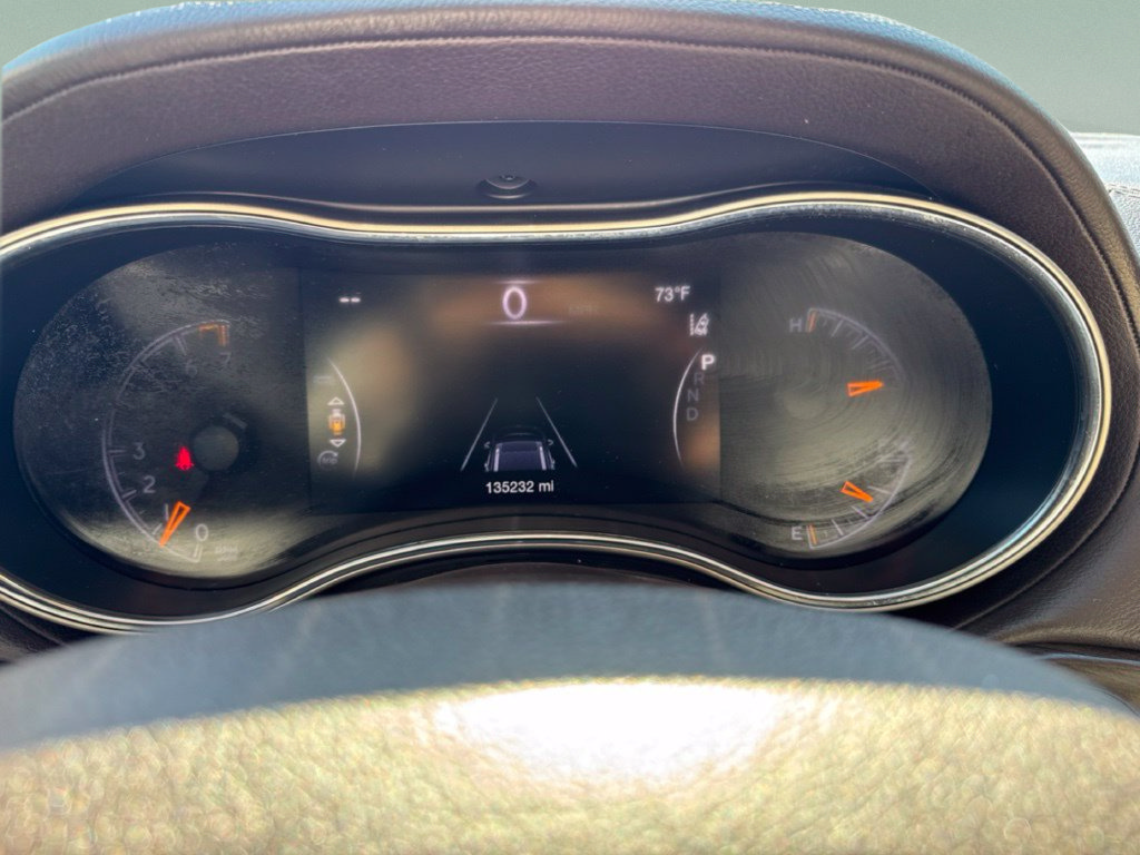 Used 2018 Jeep Grand Cherokee Overland AWD/4WD image 15