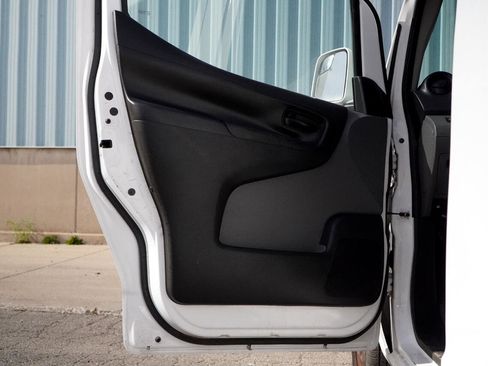 Used 2020 Nissan NV200 SV w/ Sliding Glass Door Package image 21