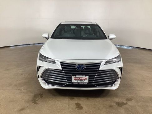 Used 2020 Toyota Avalon Limited w/ Advanced Safety Package FWD image 2