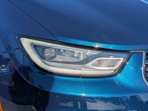 Used 2023 Chrysler Pacifica Limited image 10