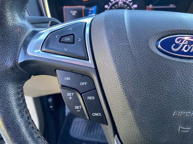Used 2017 Ford Fusion SE w/ Fusion SE Technology Package FWD image 19
