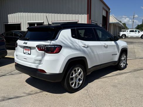 Used 2025 Jeep Compass Limited AWD/4WD image 7