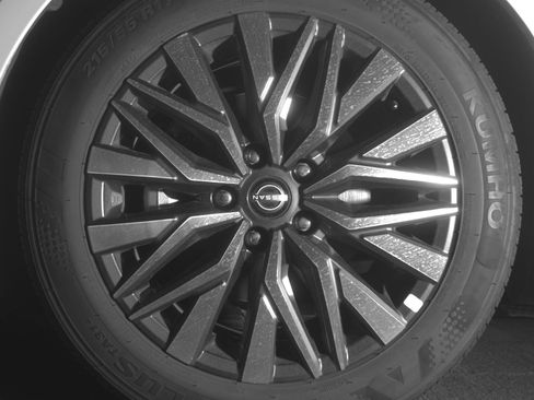 Used 2025 Nissan Altima 2.5 SV FWD image 12