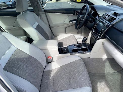 Used 2012 Toyota Camry XLE image 17