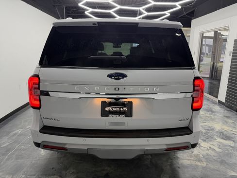 Used 2024 Ford Expedition Max Limited AWD/4WD image 9