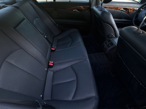 Used 2005 Mercedes-Benz E 500 4MATIC Sedan image 20