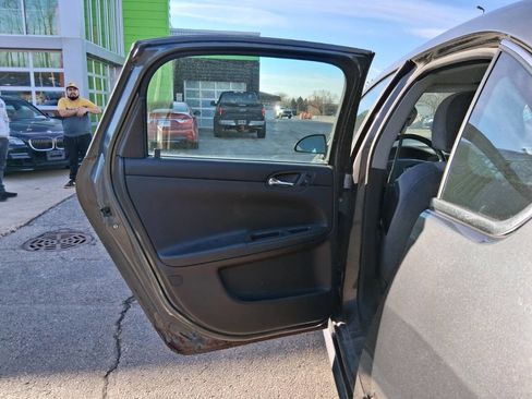 Used 2011 Chevrolet Impala LT image 12