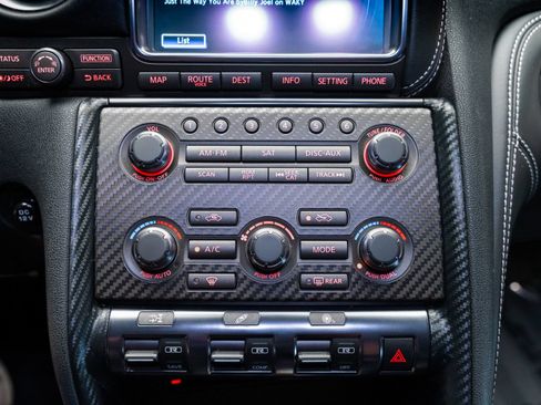 Used 2015 Nissan GT-R Premium AWD/4WD image 53