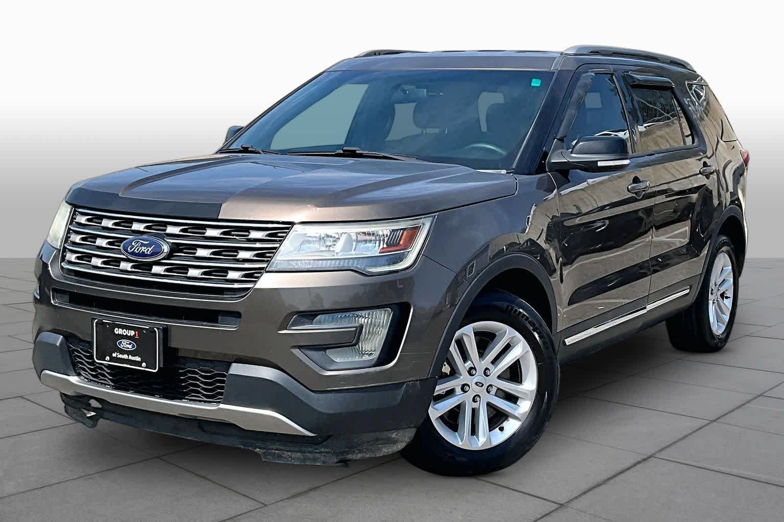 Used 2016 Ford Explorer XLT w/ Class II Trailer Tow Package FWD image 37