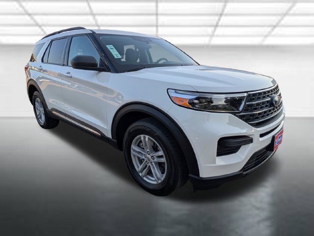 Used 2024 Ford Explorer XLT AWD/4WD image 1