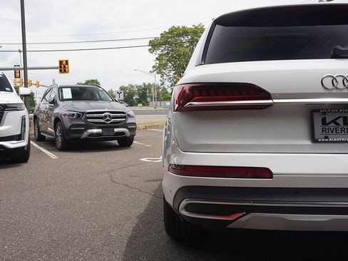 Used 2023 Audi Q7 3.0T Premium Plus AWD/4WD image 17