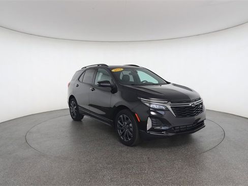 Used 2022 Chevrolet Equinox RS w/ Infotainment Package image 28