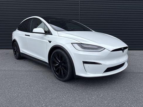 Used 2022 Tesla Model X image 7