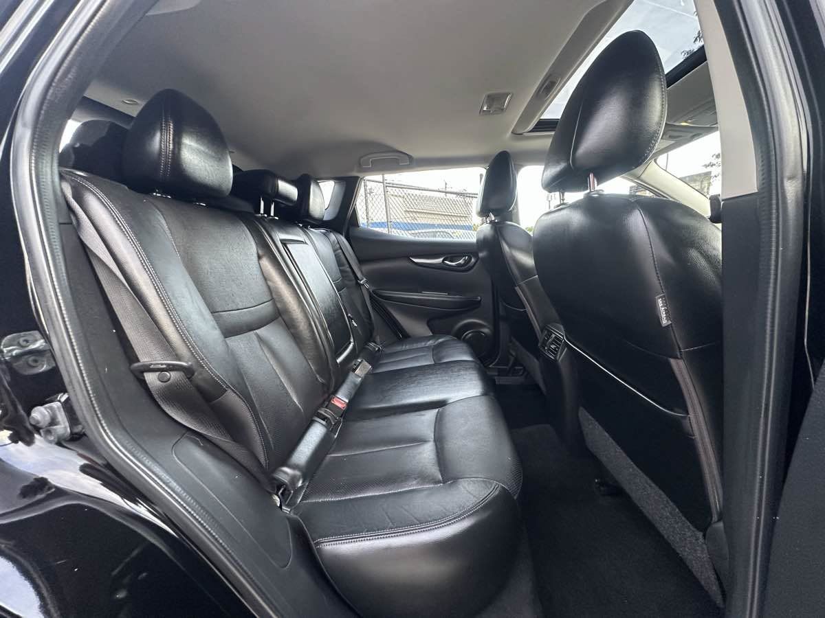 Used 2017 Nissan Rogue Sport SL w/ SL Premium Package AWD/4WD image 35