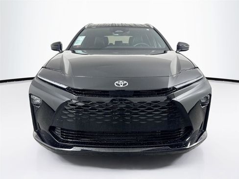 Used 2025 Toyota Crown Signia image 3