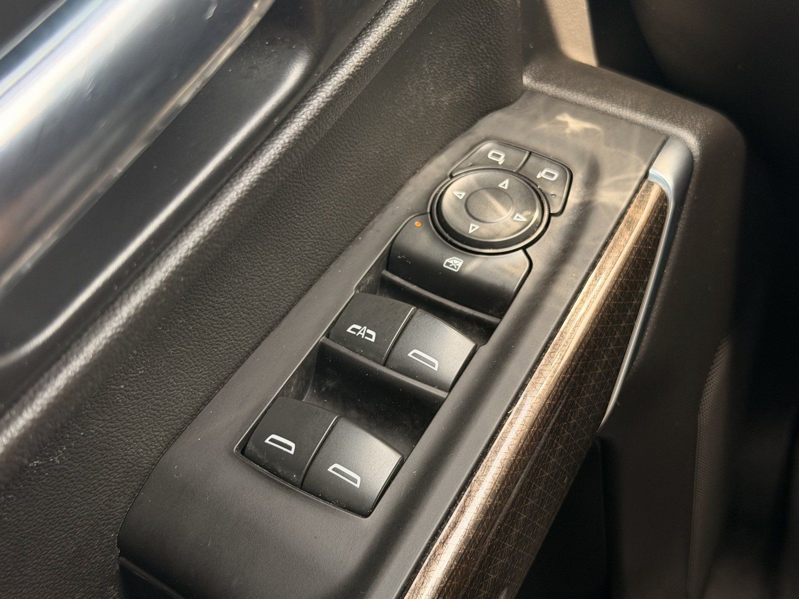 Used 2022 Chevrolet Silverado 1500 LT AWD/4WD image 18