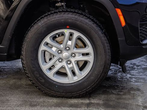 New 2025 Jeep Grand Cherokee Laredo w/ Luxury Tech Group I image 11