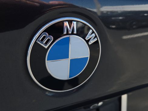 Used 2019 BMW 540i w/ Premium Package image 16