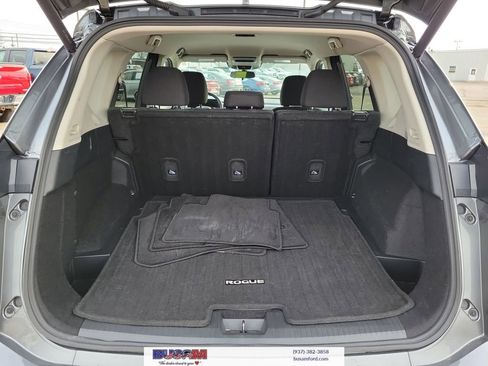 Used 2025 Nissan Rogue SV image 6