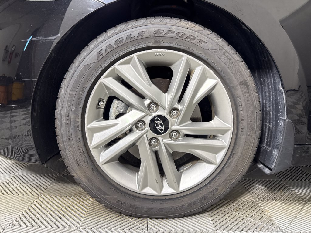 Used 2020 Hyundai Elantra SEL FWD image 21