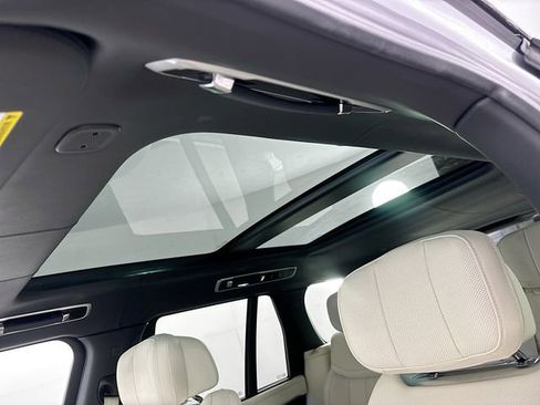 Used 2025 Land Rover Range Rover Autobiography image 14
