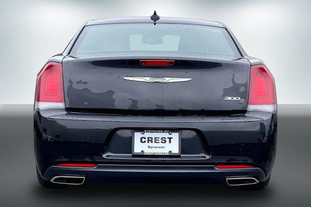 Used 2019 Chrysler 300 S RWD image 3