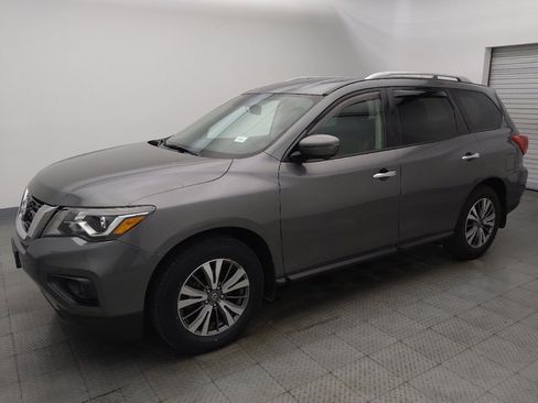 Used 2019 Nissan Pathfinder SL image 2