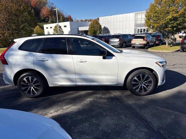 Used 2024 Volvo XC60 B5 Core w/ Protection Package Premier AWD/4WD image 7
