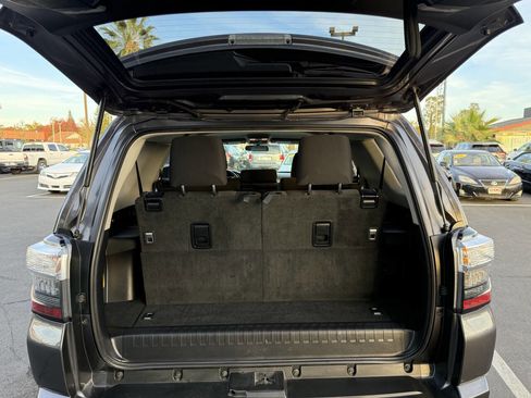 Used 2019 Toyota 4Runner SR5 image 26