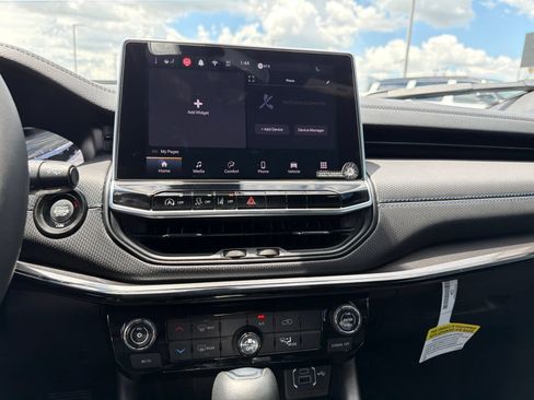 New 2026 Jeep Compass Latitude AWD/4WD image 20