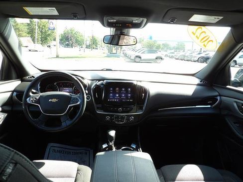 Used 2022 Chevrolet Traverse LT AWD/4WD image 43