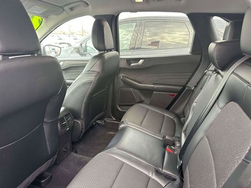 Used 2023 Ford Escape SE image 9