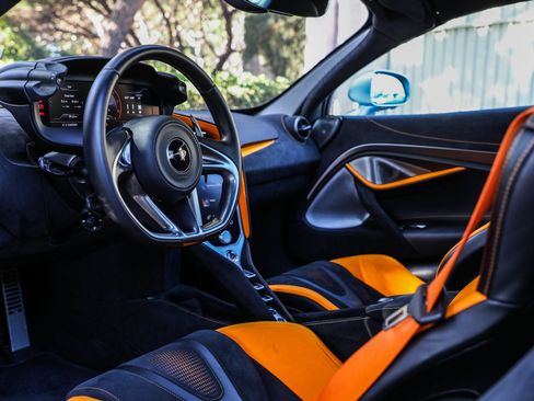 Used 2024 McLaren 750S Spider RWD image 22