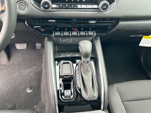 New 2026 GMC Canyon Elevation w/ Convenience Package image 17